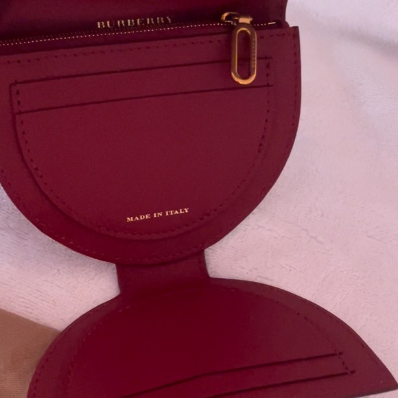 Authentic Burberry D-ring Patent leather coin case - Picture 7 of 11